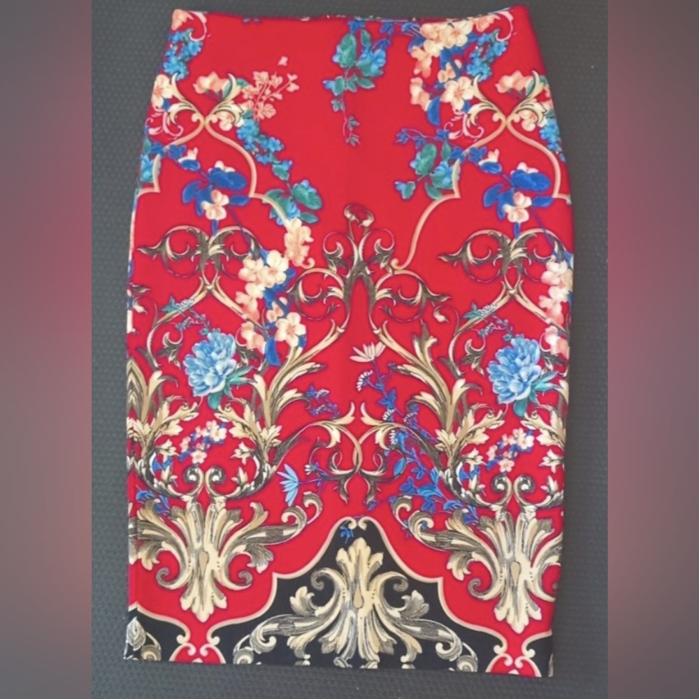 Stretchy pencil skirt